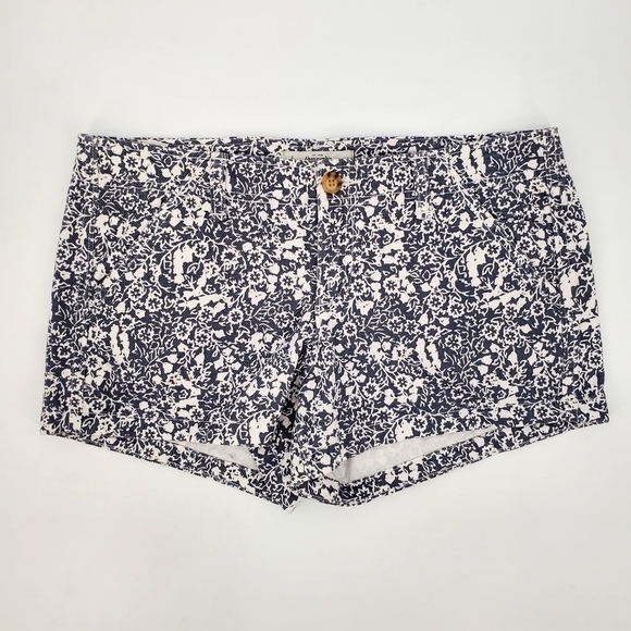 Abercrombie & Fitch Pants - Abercrombie & Fitch Gray Floral Twill Shorts
